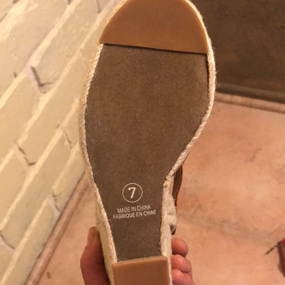 Wedge Sandal - Picture 3 of 4